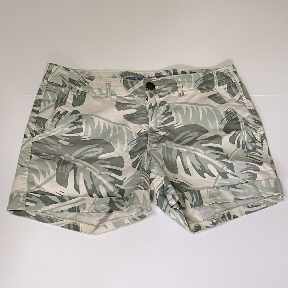 GAP skinny boyfriend shorts